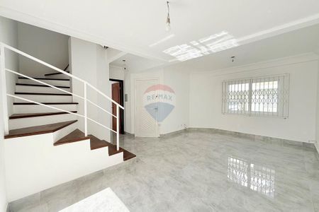 7_photo/94dce532c7.0524c8510f0f8401-ATLAS-bcd98db1-7b7c-4e6f-aadd-a410ec921c7b.jpg de casa à venda com 3 quartos, 145m² em Uberaba, Curitiba