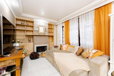 3_photo/94dce533ad.2b63586078db4d51-ATLAS-3e4d8cc5-74fe-42d8-a8c9-02dc8ca97c4e.jpg de casa à venda com 3 quartos, 203m² em Uberaba, Curitiba