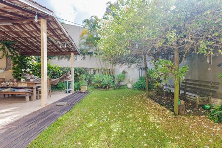 2_photo/94dce533ad.2b63586078db4d51-ATLAS-444992b8-7e8f-4d7f-a9f4-e137f9785f9e.jpg de casa à venda com 3 quartos, 203m² em Uberaba, Curitiba