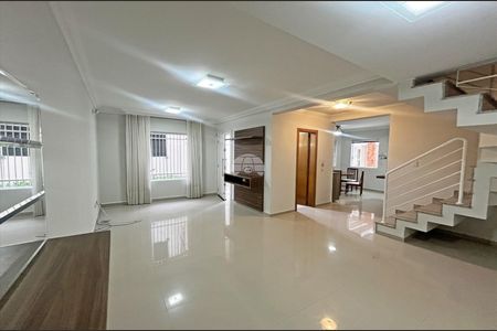 5_photo/94dce533f9.77d72c592213fa0f-ATLAS-aeae463f-3a9b-4940-9e66-8bb8620b5de6.jpg de casa para alugar com 3 quartos, 161m² em Jardim das Américas, Curitiba