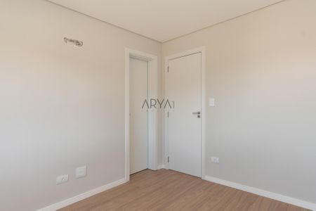 26_photo/94dce534ff.1c5239ba28d6b66b-ATLAS-51990fcc-a634-4e9f-97f0-cb3e36a51684.jpg de casa à venda com 3 quartos, 123m² em Uberaba, Curitiba