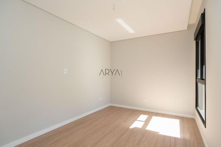 21_photo/94dce534ff.1c5239ba28d6b66b-ATLAS-cfcaf1fd-deed-431f-ac7b-7c2f4bf3fc9d.jpg de casa à venda com 3 quartos, 123m² em Uberaba, Curitiba