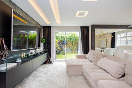 4_photo/94dce535b9.a81816ff7086b68f-ATLAS-624cf2a3-1fa8-499b-bf12-939f820c8d11.jpg de casa à venda com 4 quartos, 221m² em Jardim das Américas, Curitiba