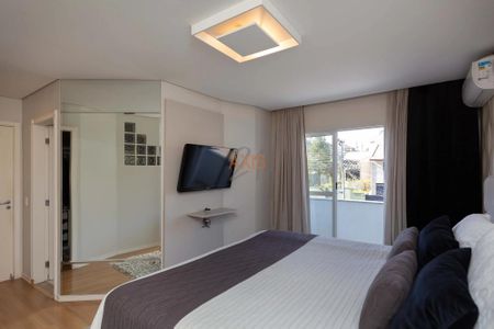 30_photo/94dce535c7.2fa4e174da1a21cd-ATLAS-6d8bb24a-e5e9-483c-bcef-1ad4eb3c6f7b.jpg de casa à venda com 4 quartos, 221m² em Jardim das Américas, Curitiba