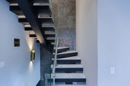 37_photo/94dce535c7.2fa4e174da1a21cd-ATLAS-7ce5b5b9-0d70-478b-a418-114bee8d4441.jpg de casa à venda com 4 quartos, 221m² em Jardim das Américas, Curitiba