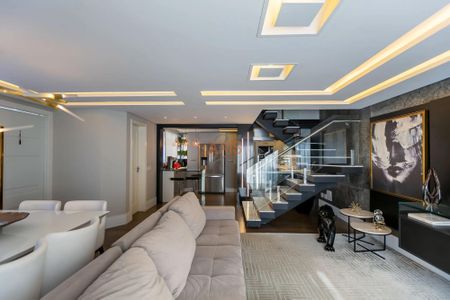 7_photo/94dce535c7.2fa4e174da1a21cd-ATLAS-81822650-160b-49a6-8efa-415e1f2d1631.jpg de casa à venda com 4 quartos, 221m² em Jardim das Américas, Curitiba