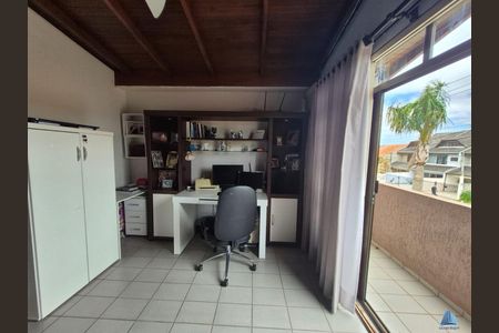 39_photo/94dce53631.06254e2798eb0a90-ATLAS-e84410e4-3b32-42e1-9e33-33518f3c11ba.jpg de casa à venda com 4 quartos, 240m² em Jardim das Américas, Curitiba