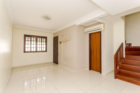 3_photo/94dce53643.3c20d05746a6d1b7-ATLAS-720f163b-3586-42d0-bfc0-eea3528eff4a.jpg de casa à venda com 4 quartos, 170m² em Jardim das Américas, Curitiba