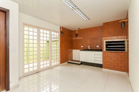 6_photo/94dce53643.3c20d05746a6d1b7-ATLAS-7611c6b4-955e-4b2f-a549-0ff729f1ee3d.jpg de casa à venda com 4 quartos, 170m² em Jardim das Américas, Curitiba