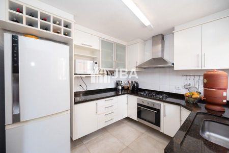 10_photo/94dce5368d.c73b78bac5a2f3b6-ATLAS-5bec07f4-2778-413d-a865-6bd55b677e4f.jpg de casa à venda com 0 quarto, 240m² em Jardim das Américas, Curitiba