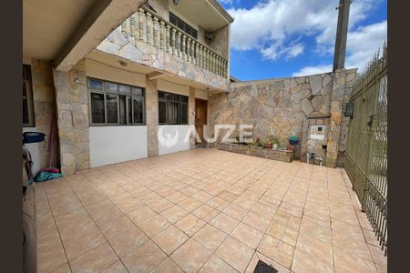 2_photo/94dce536af.4447a3bccb09b46a-ATLAS-0f014b46-72a7-48d9-a8e2-a4ac80a68571.jpg de casa à venda com 4 quartos, 200m² em Jardim das Américas, Curitiba