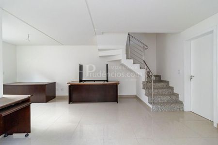 3_photo/94dce5371f.70d34e1d457a0501-ATLAS-eaa17ae0-ea83-4a0b-a385-a49857f877ea.jpg de casa à venda com 4 quartos, 160m² em Jardim das Américas, Curitiba