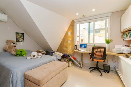 6_photo/94dce5371f.b0f4dcae1265fd7d-ATLAS-4e6e2a8b-9a44-4ede-9a0e-4d13857a6e03.jpg de casa à venda com 4 quartos, 200m² em Jardim das Américas, Curitiba