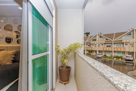 2_photo/94dce53729.2f15d505e37c7ac5-ATLAS-0be352ee-e9be-41fb-81cc-1ffd44d1e56b.jpg de casa à venda com 4 quartos, 200m² em Jardim das Américas, Curitiba