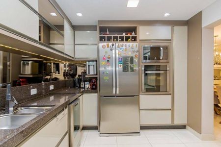 12_photo/94dce53729.2f15d505e37c7ac5-ATLAS-41d1912a-a60c-4bca-8367-eb26c68a5ba0.jpg de casa à venda com 4 quartos, 200m² em Jardim das Américas, Curitiba