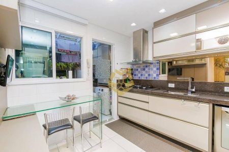 4_photo/94dce53729.2f15d505e37c7ac5-ATLAS-e58f74e9-113a-429f-927d-1a78a5d6b1e1.jpg de casa à venda com 4 quartos, 200m² em Jardim das Américas, Curitiba