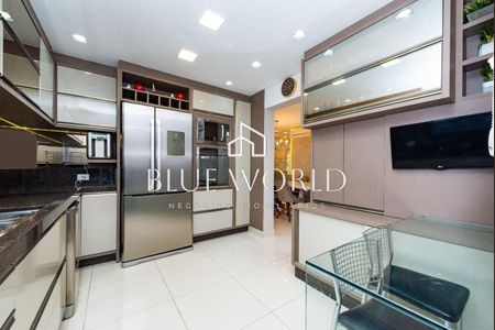 2_photo/94dce53729.bdf1def5ceb5107f-ATLAS-1021e3ee-5869-4e67-9d33-1e6f643f5839.jpg de casa à venda com 4 quartos, 226m² em Jardim das Américas, Curitiba