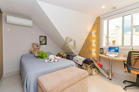 5_photo/94dce53729.bdf1def5ceb5107f-ATLAS-1aa15655-bfdf-4fe8-9475-3262559eebf2.jpg de casa à venda com 4 quartos, 200m² em Jardim das Américas, Curitiba