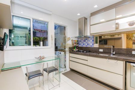 11_photo/94dce53729.bdf1def5ceb5107f-ATLAS-c8f3ab31-41ae-4f8a-8525-469c655d2a9a.jpg de casa à venda com 4 quartos, 200m² em Jardim das Américas, Curitiba