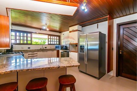 40_photo/94dce53785.bd2dffe6b68feeb7-ATLAS-1cfa1d22-45c8-40a2-9920-2bd58cb9a633.jpg de casa à venda com 6 quartos, 446m² em Jardim das Américas, Curitiba