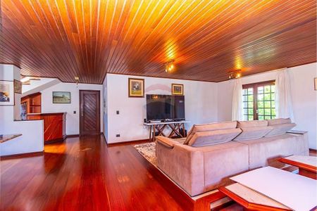 50_photo/94dce53785.bd2dffe6b68feeb7-ATLAS-1f92002b-d9e9-4b4b-951d-ed4c9d64e49f.jpg de casa à venda com 6 quartos, 446m² em Jardim das Américas, Curitiba