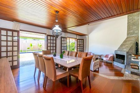 35_photo/94dce53785.bd2dffe6b68feeb7-ATLAS-5fa80d9b-adbf-49b4-8625-7d15483cc416.jpg de casa à venda com 6 quartos, 446m² em Jardim das Américas, Curitiba