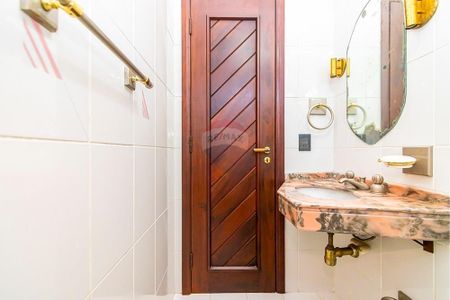 23_photo/94dce53785.bd2dffe6b68feeb7-ATLAS-cdb5965b-6a8b-428b-937f-ca22e4bcaf31.jpg de casa à venda com 6 quartos, 446m² em Jardim das Américas, Curitiba