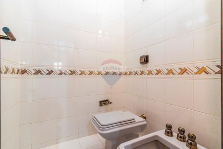 18_photo/94dce53785.bd2dffe6b68feeb7-ATLAS-ed0366d5-75e5-489a-9a7c-78bc54ba6d99.jpg de casa à venda com 6 quartos, 446m² em Jardim das Américas, Curitiba