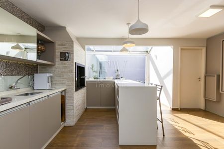 10_photo/94dce537b5.dbff8cd60a7e217a-ATLAS-221f83be-91d6-4464-81c8-71f0e32d0cf2.jpg de casa à venda com 3 quartos, 205m² em Jardim das Américas, Curitiba