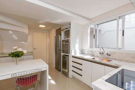 7_photo/94dce537b5.dbff8cd60a7e217a-ATLAS-b9afc954-4d26-4bb7-904d-fdab13b17853.jpg de casa à venda com 3 quartos, 205m² em Jardim das Américas, Curitiba