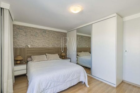 3_photo/94dce537b5.dbff8cd60a7e217a-ATLAS-c2a76c3e-8ab5-4072-921f-fb6de947eff6.jpg de casa à venda com 3 quartos, 205m² em Jardim das Américas, Curitiba