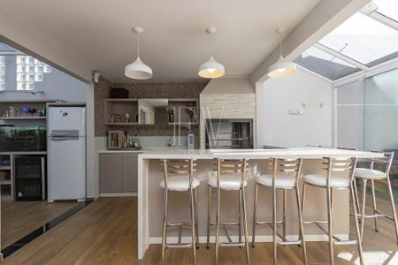 5_photo/94dce537b5.dbff8cd60a7e217a-ATLAS-e0326285-148a-48a0-bc79-73a64f5822ff.jpg de casa à venda com 3 quartos, 205m² em Jardim das Américas, Curitiba