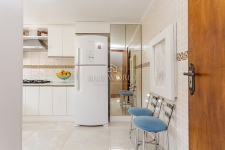 10_photo/94dce537bb.ceff8192393c33de-ATLAS-8ed312a9-e83a-48bf-9dbc-e8b96c7a78dc.jpg de casa à venda com 5 quartos, 200m² em Jardim das Américas, Curitiba