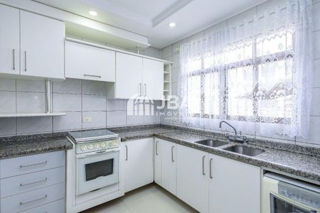 6_photo/94dce5380f.61df383ebc62b81a-ATLAS-dd0f09c0-2b12-4bde-a1de-2e404b3d58ed.jpg de casa à venda com 0 quarto, 201m² em Jardim das Américas, Curitiba