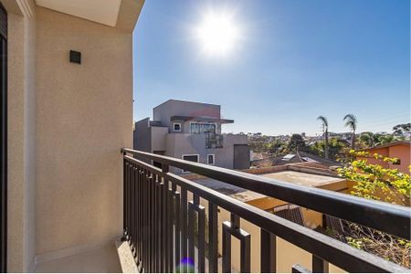 46_photo/94dce538ff.4cea1a0b3f6bbd2f-ATLAS-452769db-41da-42c9-a15a-b8b0fcd9d1a7.jpg de casa à venda com 3 quartos, 138m² em Jardim das Américas, Curitiba