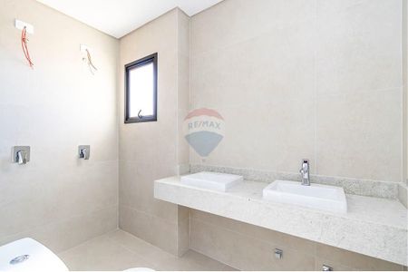 43_photo/94dce538ff.4cea1a0b3f6bbd2f-ATLAS-9aff65a1-2a88-458b-a186-4a6cec8d8b06.jpg de casa à venda com 3 quartos, 138m² em Jardim das Américas, Curitiba