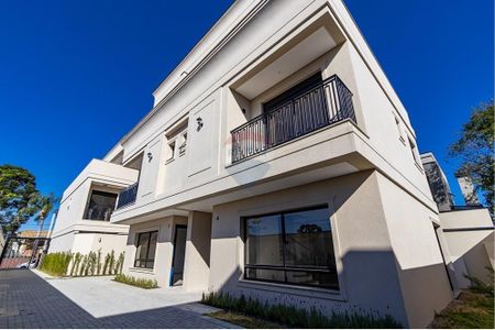 2_photo/94dce538ff.4cea1a0b3f6bbd2f-ATLAS-c852f25d-1fef-4c39-b018-0216ed74cd39.jpg de casa à venda com 3 quartos, 138m² em Jardim das Américas, Curitiba