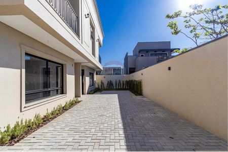 6_photo/94dce538ff.4cea1a0b3f6bbd2f-ATLAS-e3b658a0-56f2-48d3-910c-5b5fa50fc0df.jpg de casa à venda com 3 quartos, 138m² em Jardim das Américas, Curitiba