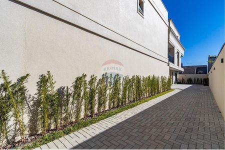 8_photo/94dce538ff.4cea1a0b3f6bbd2f-ATLAS-ec0fa686-dd56-4c68-be2d-35fa194e3053.jpg de casa à venda com 3 quartos, 138m² em Jardim das Américas, Curitiba