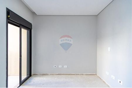 24_photo/94dce538ff.4cea1a0b3f6bbd2f-ATLAS-f917a054-0a4e-4dc8-bd50-21020a776f0b.jpg de casa à venda com 3 quartos, 138m² em Jardim das Américas, Curitiba