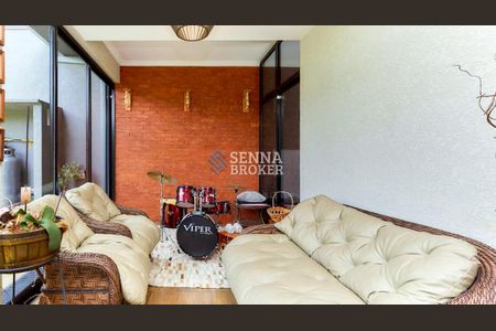 3_photo/94dce5390b.df2406aa61ba3211-ATLAS-113e999d-4d4e-436b-91fc-61f94b460560.jpg de casa à venda com 4 quartos, 490m² em Jardim das Américas, Curitiba