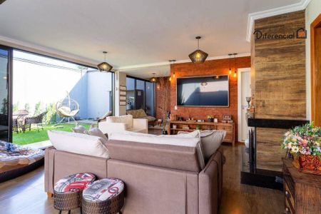 10_photo/94dce5390b.df2406aa61ba3211-ATLAS-26d450d2-75c4-4d3e-b92f-74fe15a6e475.jpg de casa à venda com 4 quartos, 490m² em Jardim das Américas, Curitiba