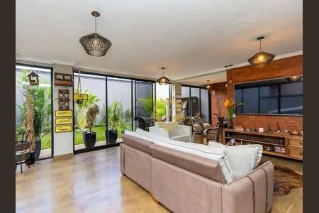 5_photo/94dce5390b.df2406aa61ba3211-ATLAS-a1226762-4ade-4e50-9e30-d20a6c93a837.jpg de casa à venda com 4 quartos, 490m² em Jardim das Américas, Curitiba