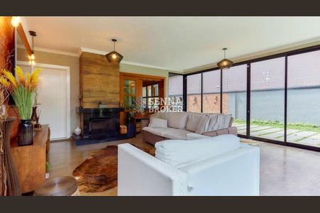 13_photo/94dce5390b.df2406aa61ba3211-ATLAS-a52e61a0-751e-442a-a1cd-bedfff7a6ba1.jpg de casa à venda com 4 quartos, 490m² em Jardim das Américas, Curitiba