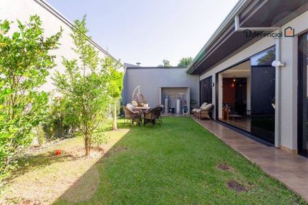 18_photo/94dce5390b.df2406aa61ba3211-ATLAS-a5fee74c-d53a-4e42-ba61-6a18141f180b.jpg de casa à venda com 4 quartos, 490m² em Jardim das Américas, Curitiba