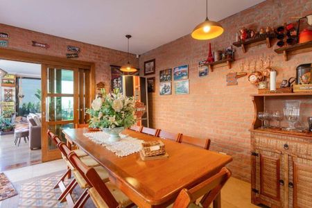 13_photo/94dce5390b.df2406aa61ba3211-ATLAS-ac6ad86d-f7a4-4f85-bee7-918300a6426b.jpg de casa à venda com 4 quartos, 490m² em Jardim das Américas, Curitiba