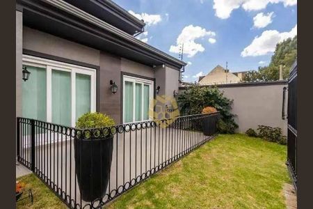 1_photo/94dce5390b.df2406aa61ba3211-ATLAS-e6b3f506-9089-4d49-b409-d96041926c8d.jpg de casa à venda com 4 quartos, 490m² em Jardim das Américas, Curitiba