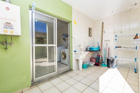 9_photo/94dce539f9.830c96d3368e5de2-ATLAS-7c290c7b-8c83-4bfd-a9a4-0b3176ec54b9.jpg de casa à venda com 4 quartos, 210m² em Jardim das Américas, Curitiba