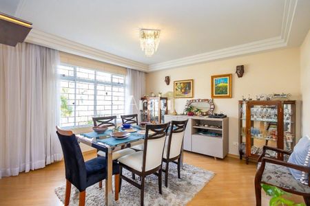 10_photo/94dce53a29.fe134200941fedba-ATLAS-e9ad51ec-b6fb-4251-940d-4ef101af9b2c.jpg de casa à venda com 5 quartos, 310m² em Jardim das Américas, Curitiba