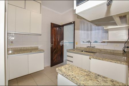 6_photo/94dce53af3.3ee15f017ff1b7a8-ATLAS-1571e495-0e4e-4949-bb8b-3ebeb96386ab.jpg de casa à venda com 4 quartos, 177m² em Jardim das Américas, Curitiba